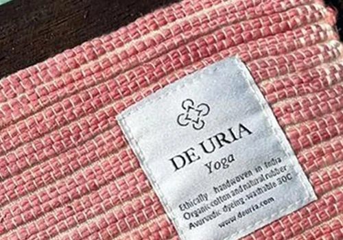 De Uria | +249% YoY E-Commerce Growth