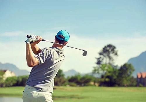 Leveraging video analytics for golf performance analysis and training