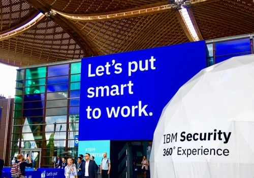 VR dome player for IBM. Cebit. Immersive VR for thousands of visitors.