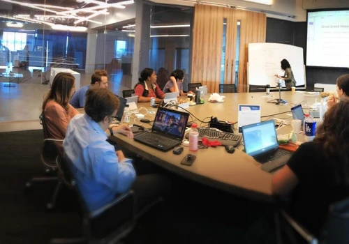 Syncing Large Teams to Update Their Message