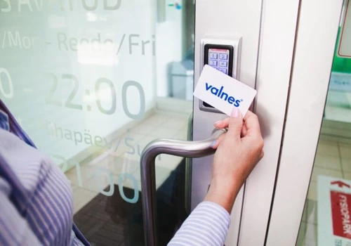 Valnes: next-generation smart door lock