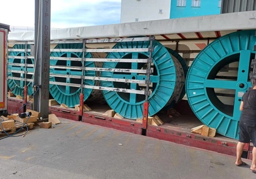 Submarine Cables / Zubair