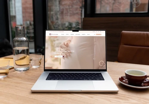 Brand Identity & Website Design DAY Verloskundigen