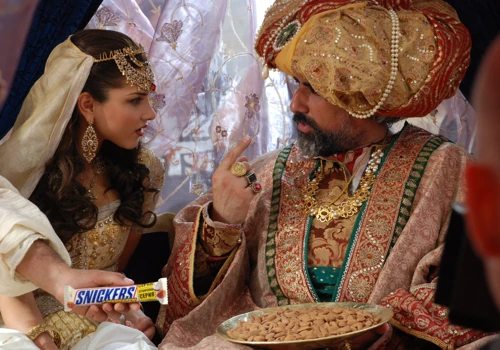 Snickers Almonds advertisement