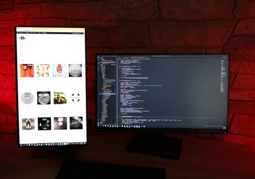 Custom plugin to work with WordPress and Discogs