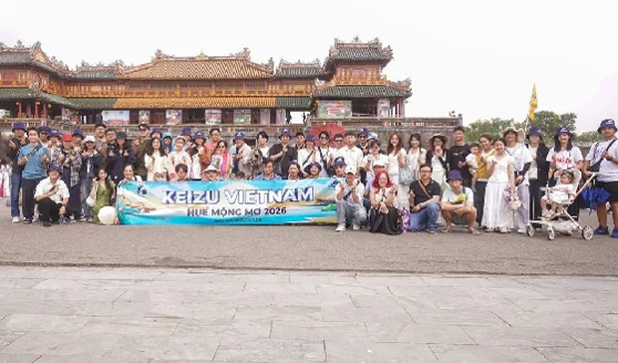 Keizu Vietnam team photo 1